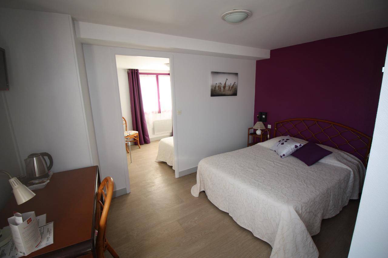 Hotel Les Deux Sapins Cailly-sur-Eure Exterior photo